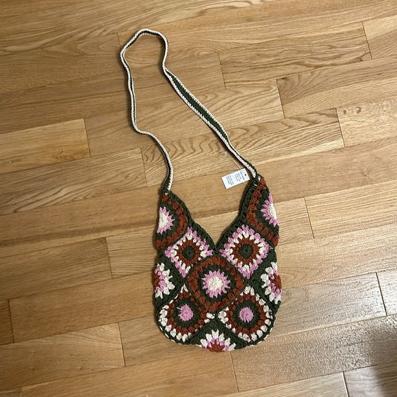 Urban Outfitters Lara Crochet Granny Square Shoulder Bag NEW - Picture 2 of 7